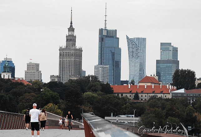 Ilustracja do wiersza - Miasto w kadrach
